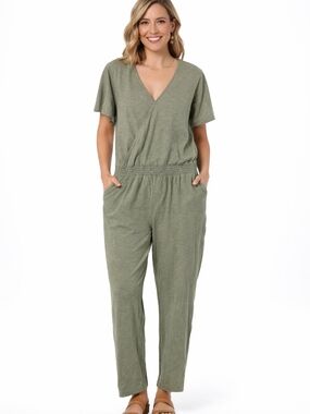 NWT olive Green Short Sleeve Jumpsuit- Size 2xl